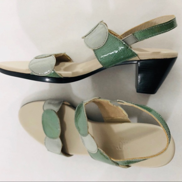 MUNRO Sandals - Picture 4 of 7